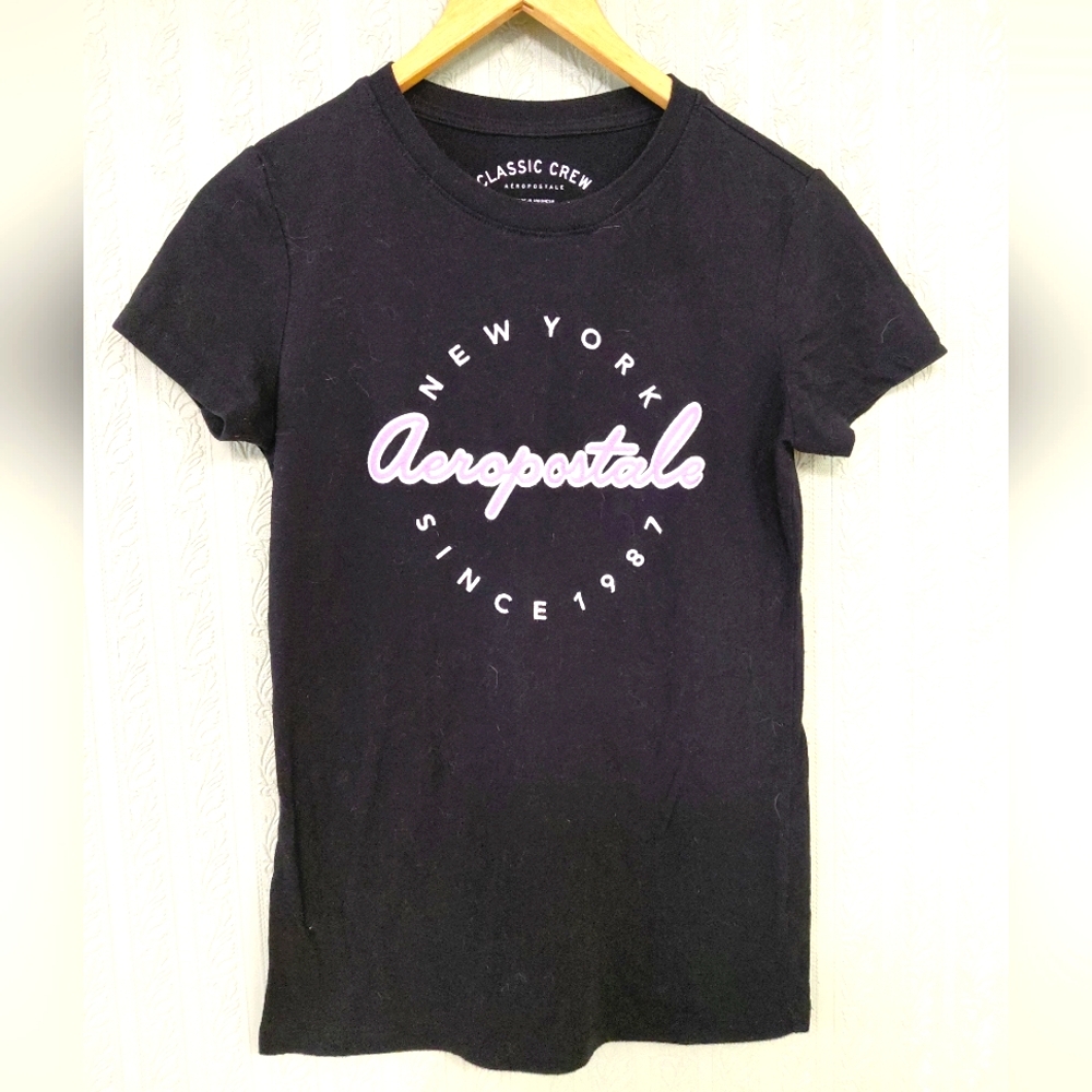 AEROPOSTALE Black Graphic Tee purple Writing Classic Crew
